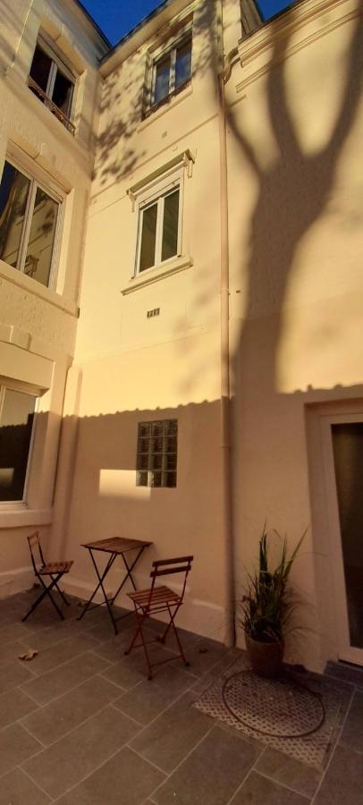 Suite Grand Siecle Ch - Reims Centre Ville Exterior photo